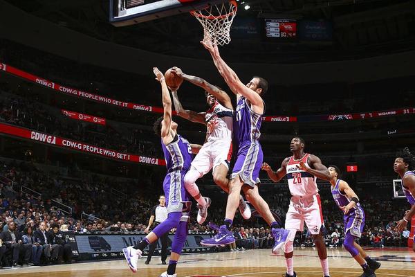 足球中超两场比赛因大雾暂停