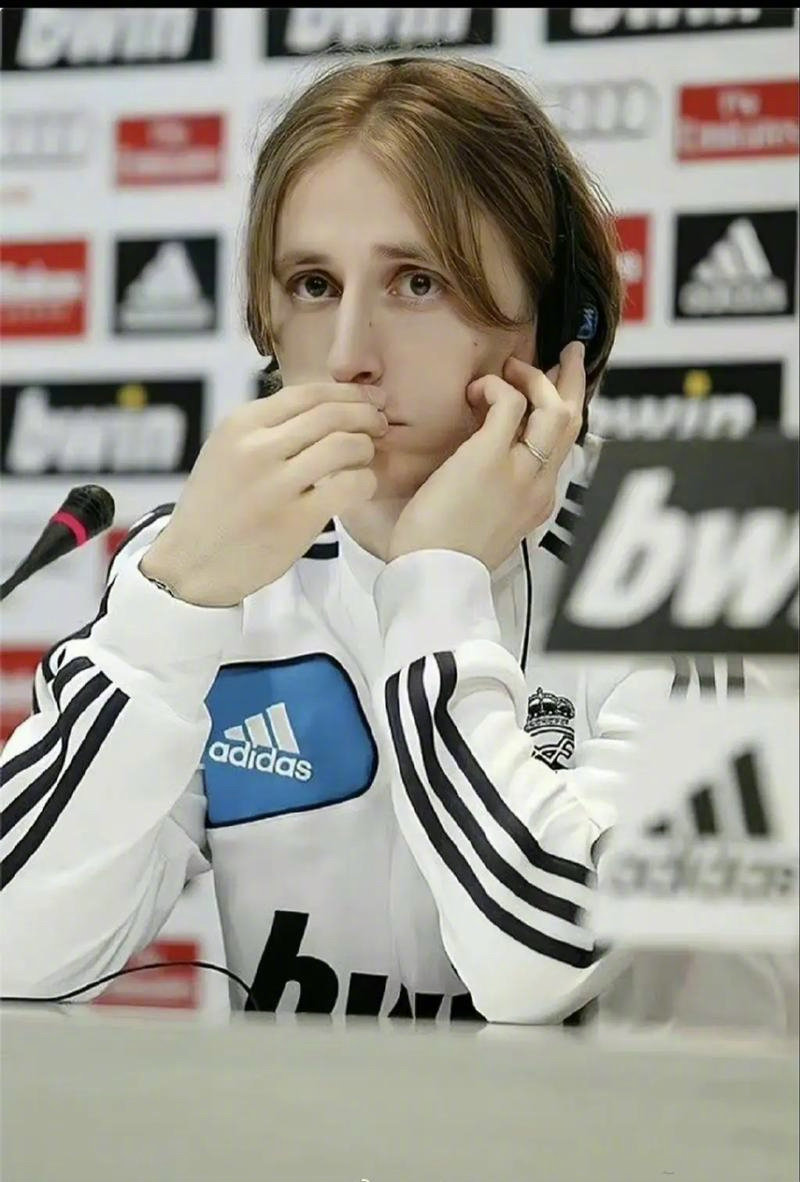 球迷为他唱满整场