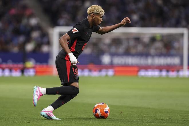 梅西以两次助攻助国际迈阿密首度称霸全美，引发海外球迷热议