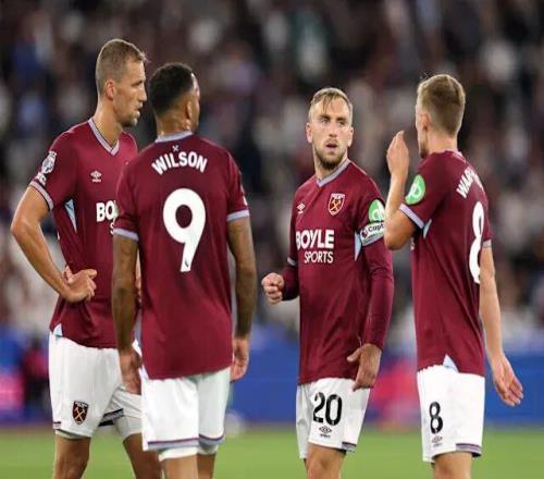 周定洋入围亚冠最佳球员，但因限薪令遭拒，欲重返欧洲或改身份寻求更高薪资。