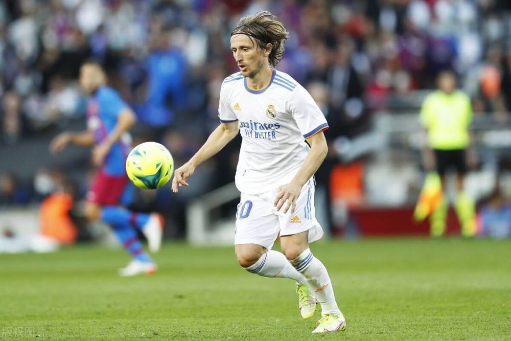 杜震宇祝贺邵佳一：带队走出低谷，球迷要支持我们的本土教练