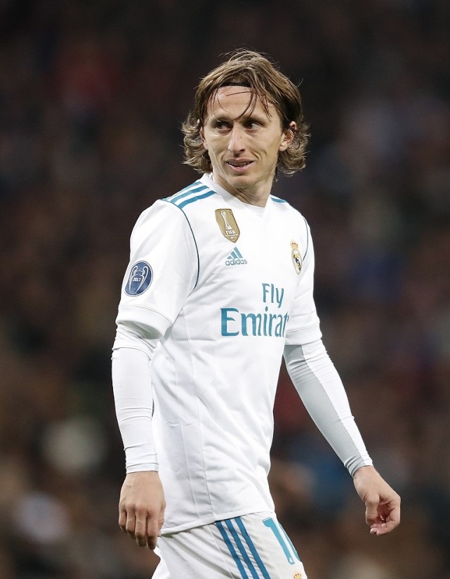 里程碑，亚泰37岁前锋谭龙已在中超出战200场比赛